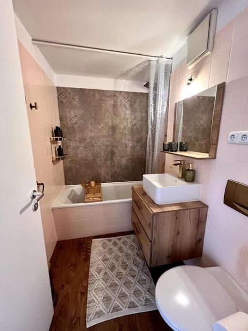 Bali Home Stylische Wohnung Mit Terrasse Шенефельд Екстер'єр фото